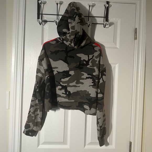 Grey Camo Crop Top Hoodie - Picture 4 of 4